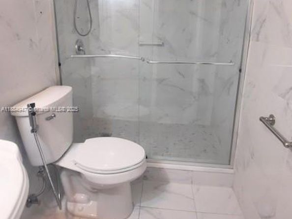 6675 W 4th Ave 112, Hialeah FL 33012