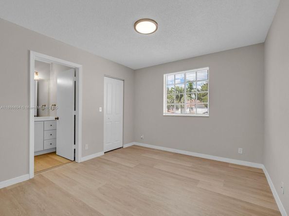 3738 San Simeon Cir, Weston FL 33331