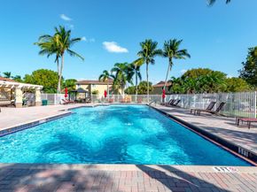 3738 San Simeon Cir, Weston FL 33331