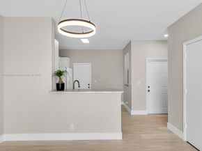 3738 San Simeon Cir, Weston FL 33331