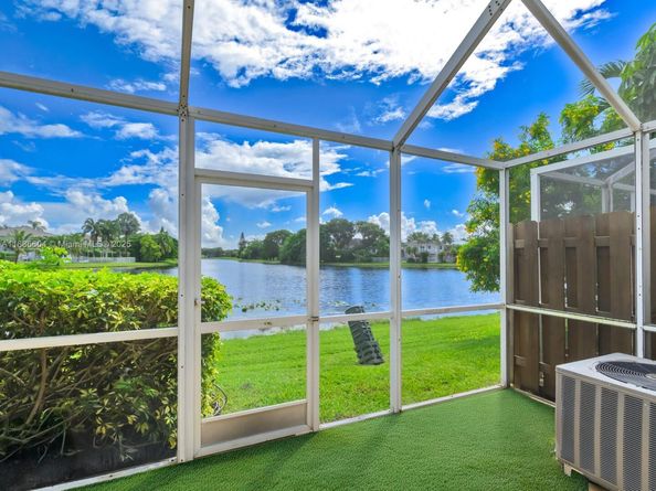 3738 San Simeon Cir, Weston FL 33331