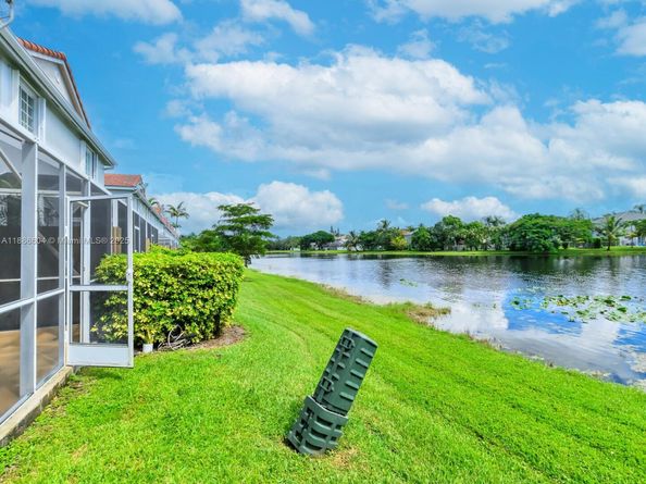 3738 San Simeon Cir, Weston FL 33331
