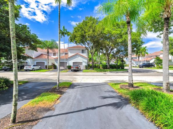 3738 San Simeon Cir, Weston FL 33331