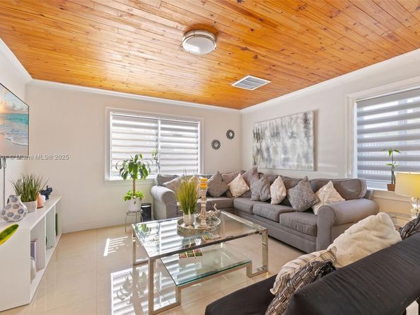 18401 SW 115th Ave, Miami FL 33157