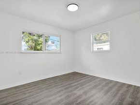 1061 NW 108 ter, Miami FL 33168