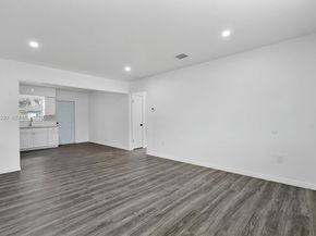 1061 NW 108 ter, Miami FL 33168