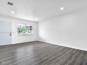 1061 NW 108 ter, Miami FL 33168