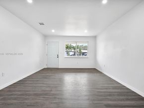 1061 NW 108 ter, Miami FL 33168