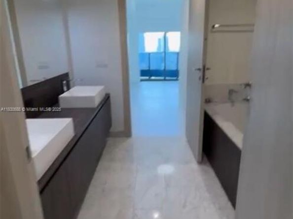 1000 Brickell Plz 2008, Miami FL 33131