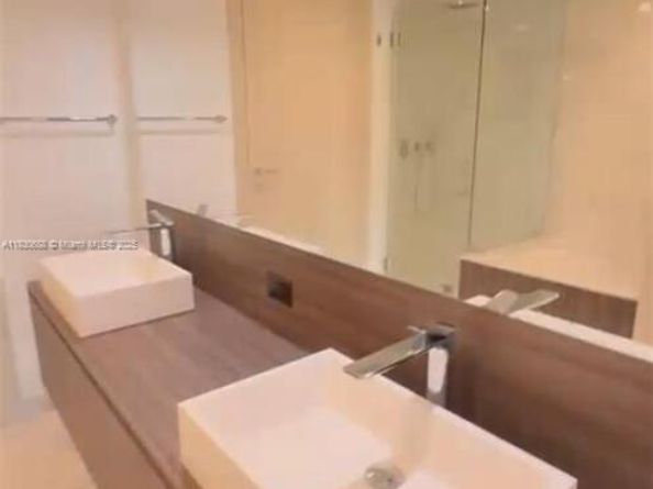 1000 Brickell Plz 2008, Miami FL 33131