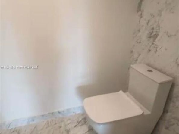 1000 Brickell Plz 2008, Miami FL 33131