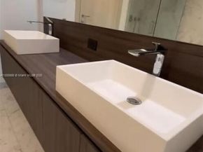 1000 Brickell Plz 2008, Miami FL 33131