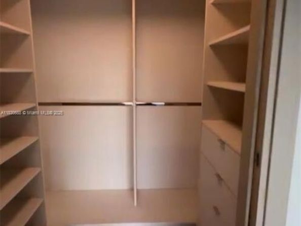 1000 Brickell Plz 2008, Miami FL 33131