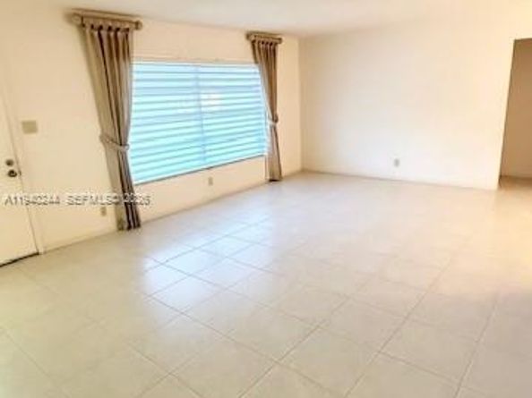 6015 NW 67th Ter, Tamarac FL 33321