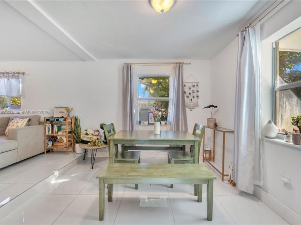 827 NW 114th St, Miami FL 33168