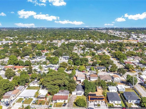 827 NW 114th St, Miami FL 33168