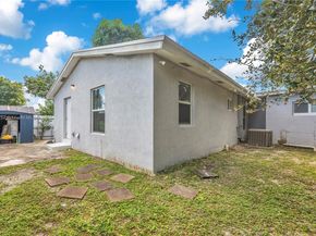 827 NW 114th St, Miami FL 33168