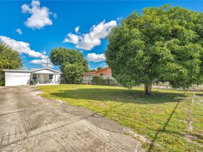 827 NW 114th St, Miami FL 33168