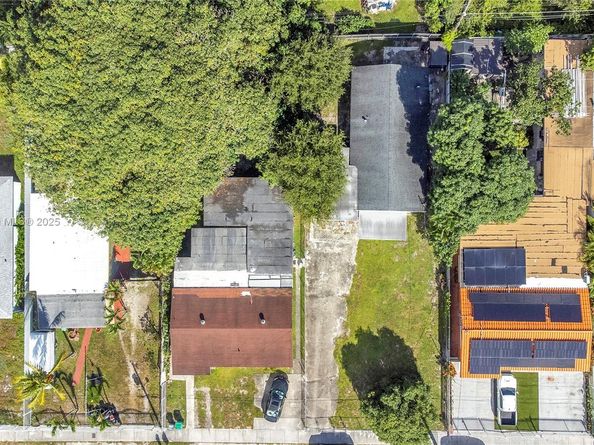 827 NW 114th St, Miami FL 33168