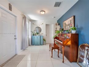 827 NW 114th St, Miami FL 33168