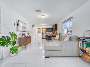 827 NW 114th St, Miami FL 33168