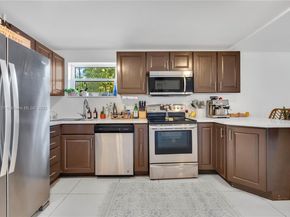 827 NW 114th St, Miami FL 33168