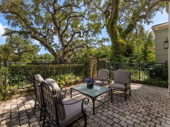 3460 S Moorings Way, Miami FL 33133