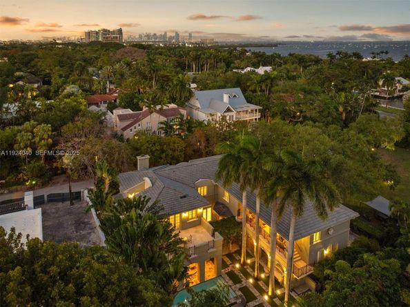 3460 S Moorings Way, Miami FL 33133