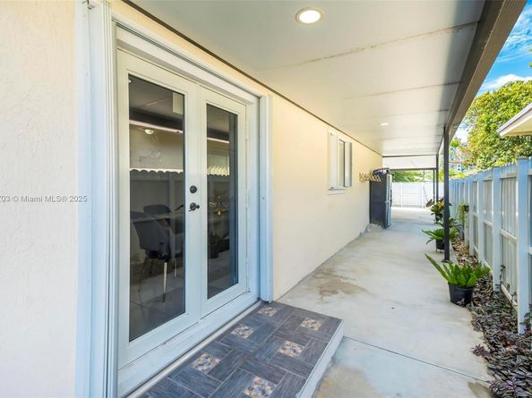2326 NW 56th St, Miami FL 33142