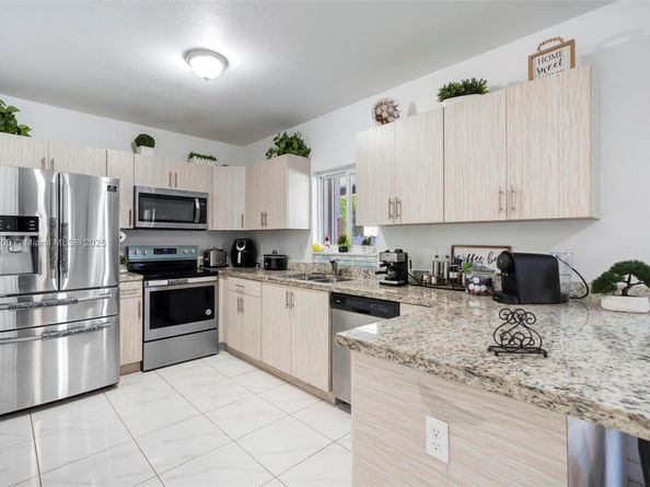 2326 NW 56th St, Miami FL 33142