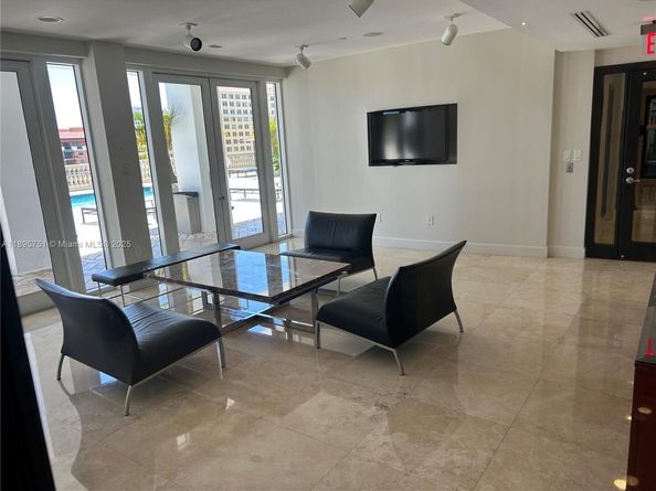 10 Aragon Ave 814, Coral Gables FL 33134