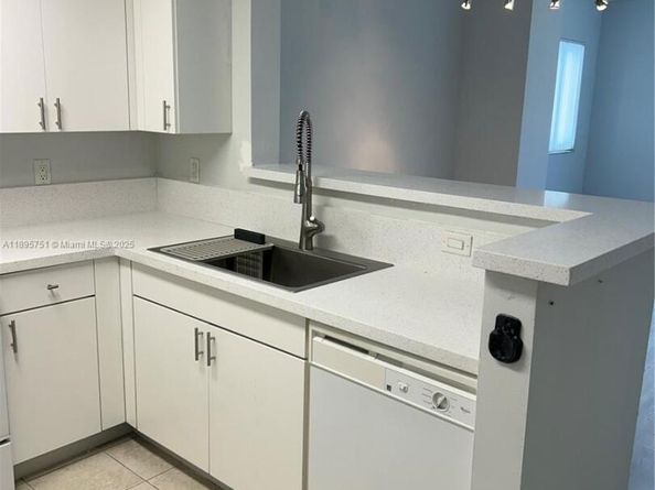10 Aragon Ave 814, Coral Gables FL 33134