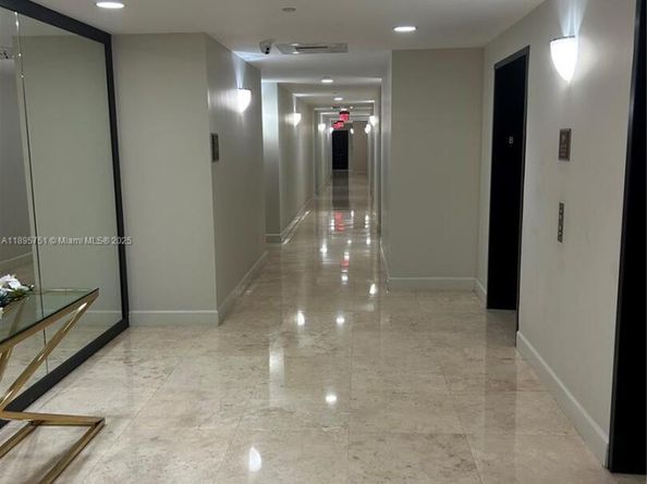 10 Aragon Ave 814, Coral Gables FL 33134
