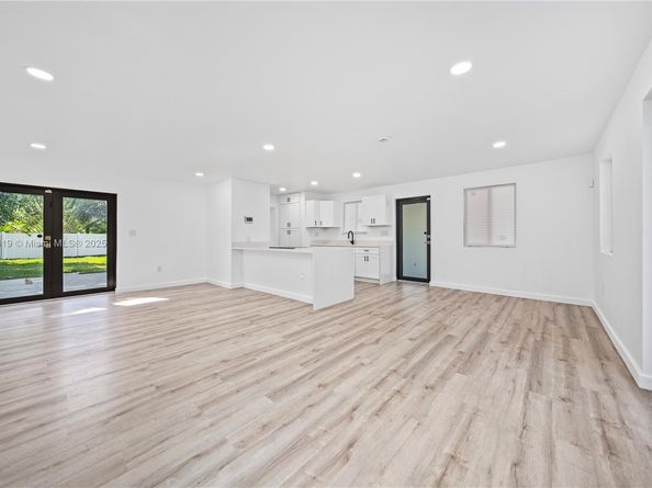 620 NW 194th St, Miami Gardens FL 33169