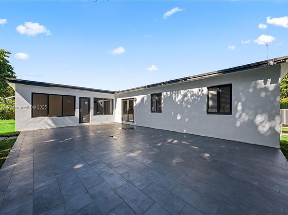 620 NW 194th St, Miami Gardens FL 33169