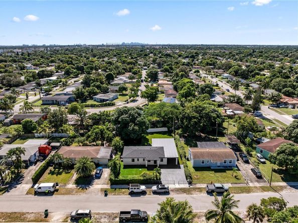 620 NW 194th St, Miami Gardens FL 33169