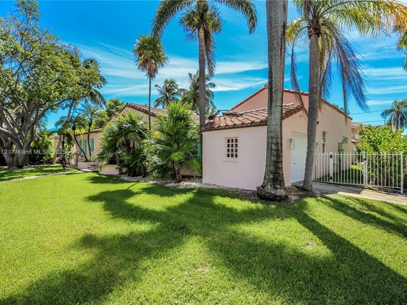 856 Tyler St, Hollywood FL 33019