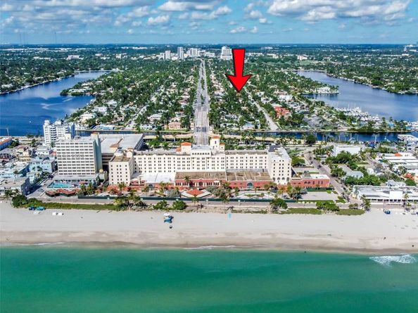 856 Tyler St, Hollywood FL 33019