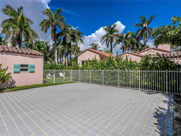 856 Tyler St, Hollywood FL 33019