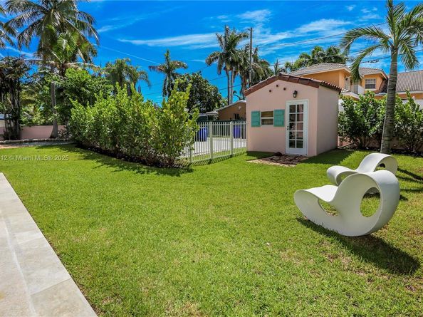 856 Tyler St, Hollywood FL 33019
