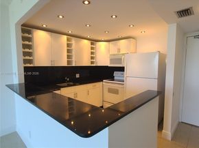 20335 W Country Club Dr 705, Aventura FL 33180