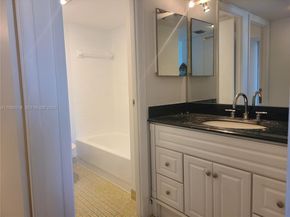 20335 W Country Club Dr 705, Aventura FL 33180