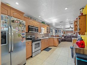 3140 NW 59th St, Miami FL 33142