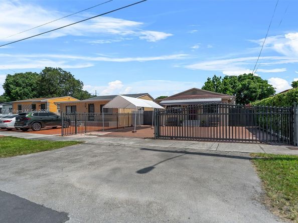3140 NW 59th St, Miami FL 33142