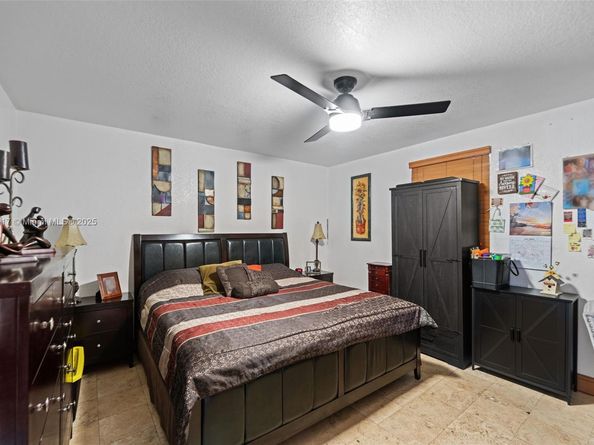 3140 NW 59th St, Miami FL 33142