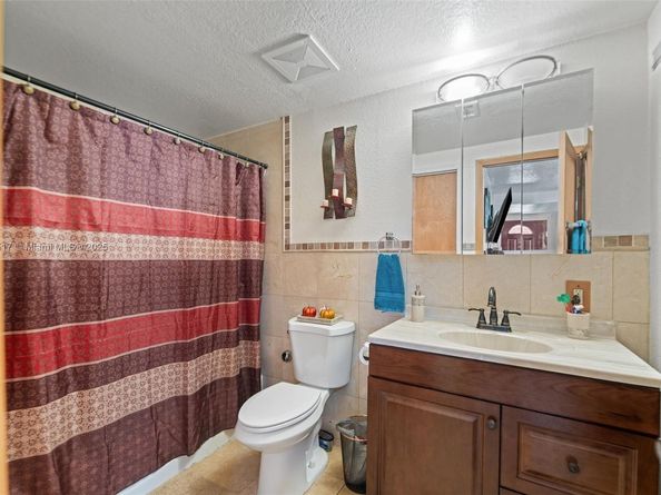 3140 NW 59th St, Miami FL 33142