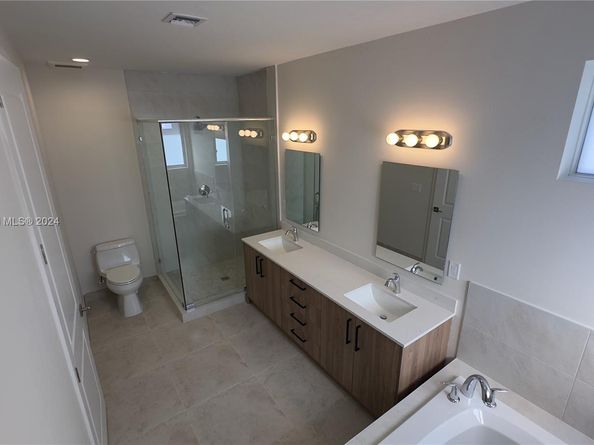 3562 Forest View Cir, Dania Beach FL 33312