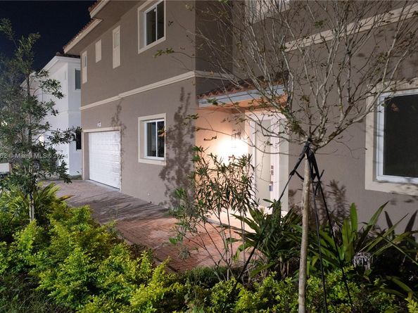 3562 Forest View Cir, Dania Beach FL 33312