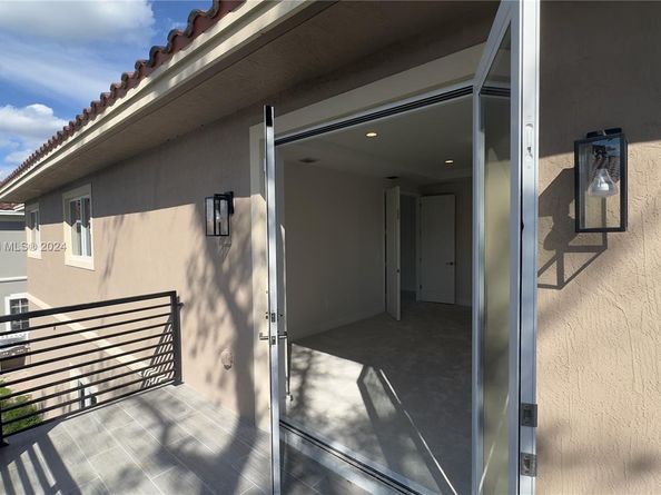 3562 Forest View Cir, Dania Beach FL 33312