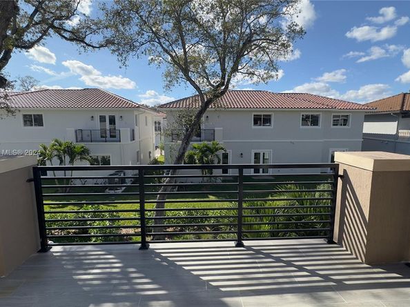 3562 Forest View Cir, Dania Beach FL 33312